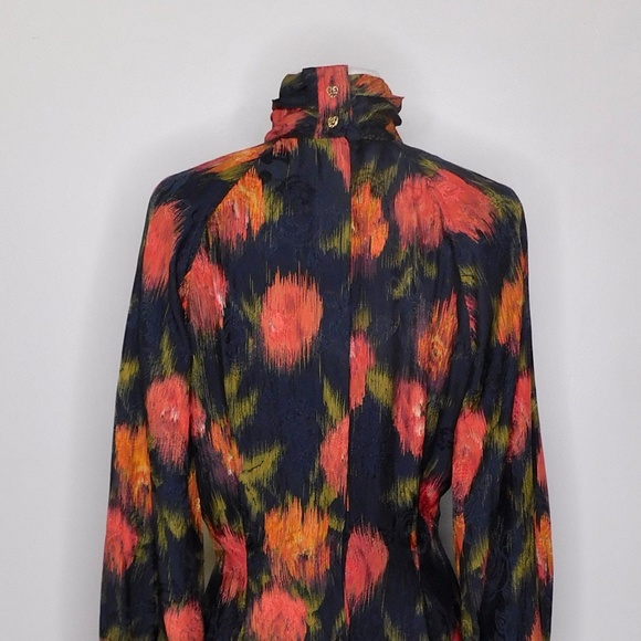 Elegant Black and Red Women's Blouse - Picture 7 of 10